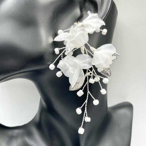Silver Beaded Organza Leaf Earrings - Picture 4 of 7